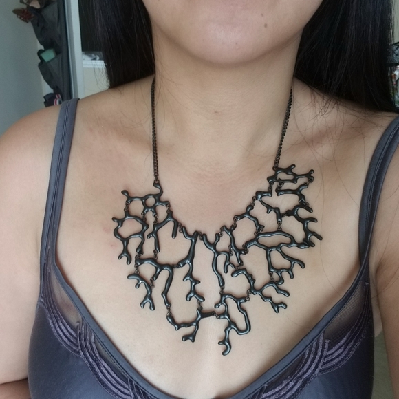 🖤 Ornate Black Necklace - Picture 5 of 5